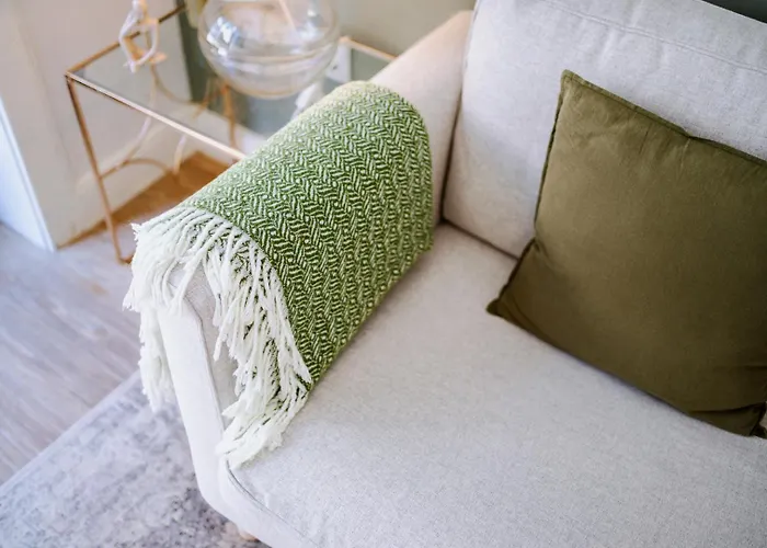 Downtown Terrace Flat With Ac And Patio - Feel Like A Local 公寓