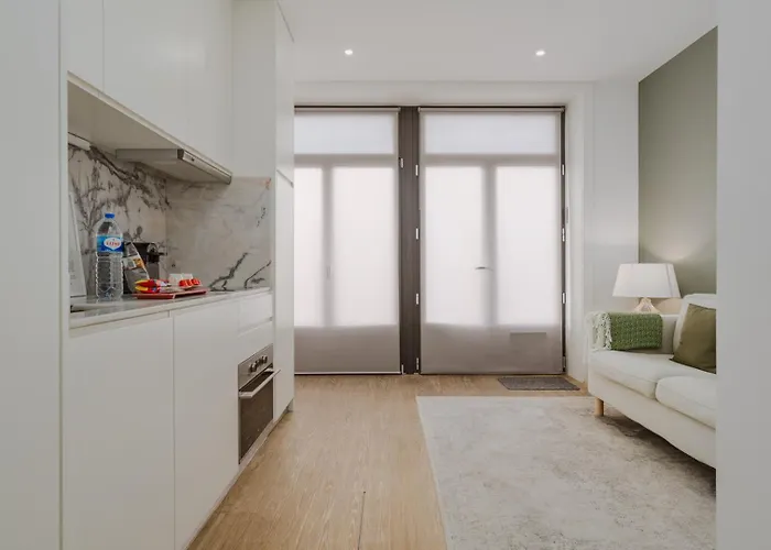 Downtown Terrace Flat With Ac And Patio - Feel Like A Local Apartament