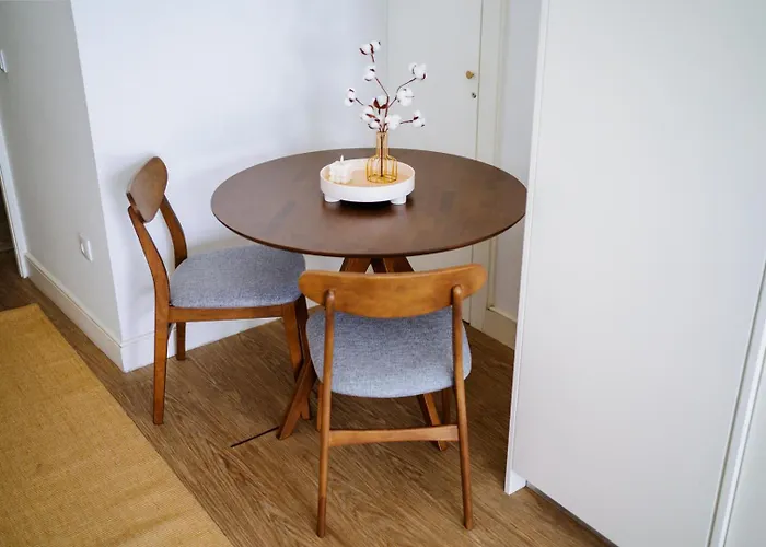 Downtown Terrace Flat With Ac And Patio - Feel Like A Local