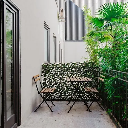 דירה Downtown Terrace Flat With Ac And Patio - Feel Like A Local