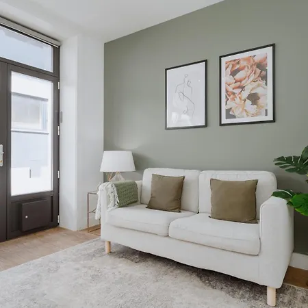 Апартаменты Downtown Terrace Flat With Ac And Patio - Feel Like A Local Порту