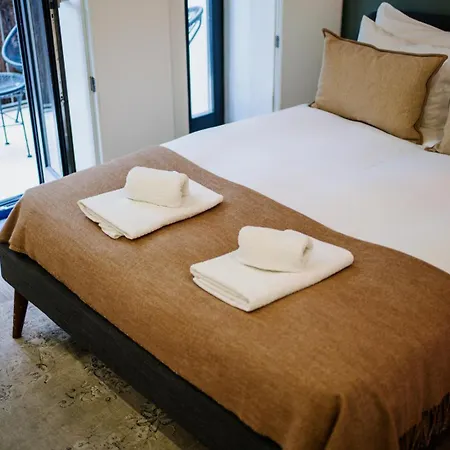 דירה Downtown Terrace Flat With Ac And Patio - Feel Like A Local *