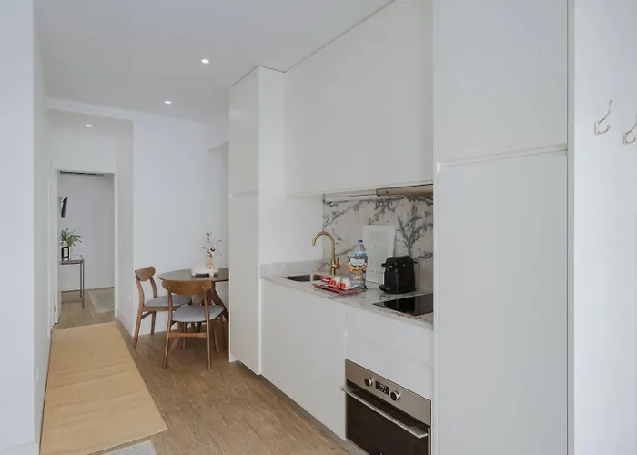 アパート Downtown Terrace Flat With Ac And Patio - Feel Like A Local